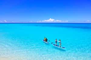 Take out a SUP seeing the sites of Miyako Islands