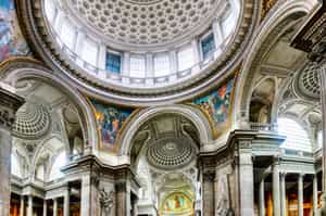 Visit the Panthéon and its crypt in Paris