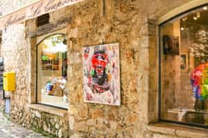 See the galleries of Saint-Paul-de-Vence