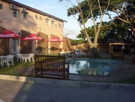 Elephant Lake Inn