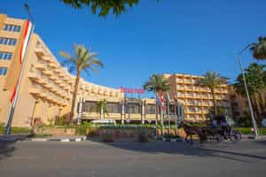 ِAracan Eatabe Luxor Hotel