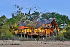 Rhino Post Safari Lodge