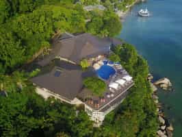 Coco de Mer - Black Parrot Suites Hotel
