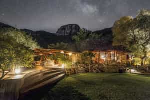 Desert Rose Lodge