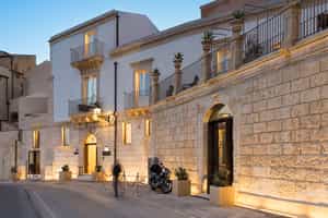 Maniace Boutique Hotel