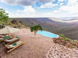 Pool view over looking Klipriver Valley