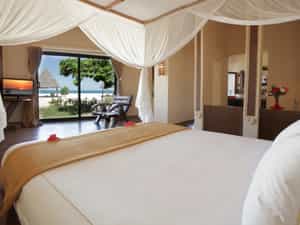 200sqm - Located on the beach,  one can choose between 3 types of villas: the African, the Arabian or the Italian. Each offers a large living room with a bathroom and ‘sale de bains’. The bedroom has a king sized bed with wardrobe area, and another room offers a separate bed with a bathroom. The exterior of the  villa consists of a wide veranda with Jacuzzi and a private tent on the beach. To pamper guests in the retreat,   a private butler service is guaranteed to satisfy every need.