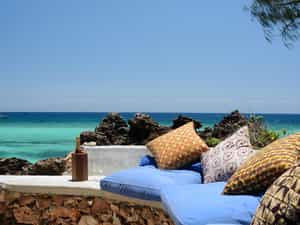 Seafront lounge