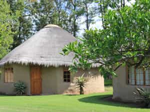 Chrislin African Lodge Orchard Mud Huts
