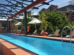 A hybrid of modernist and contemporary chic, the hotel interior has recently been reinterpreted to be more sophisticated, but remains the darling of the glamorous set in Cape Town.