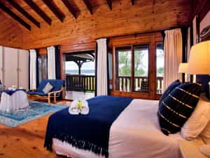 The Luxury/Honeymoon Suite