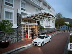 Porte Cochere 