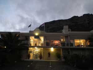 Poised against the mountain with beautiful sea views in the quiet suburb or Voelklip in Hermanus