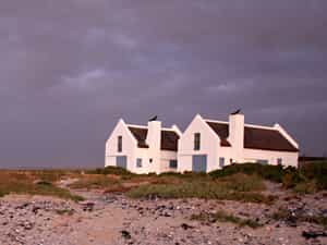 Nieuview consist of three cottages that are linked together with a common area 