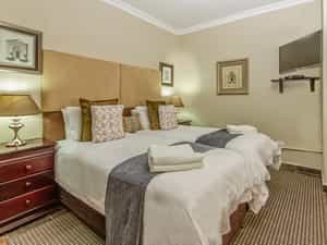 Spacious and comfortable, this room offers private entrance and private and secure parking. 