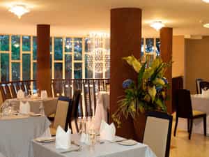 Lake Heights Hotel - Restaurant