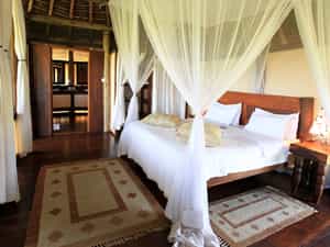 Apoka Safari Lodge Room