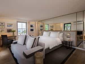 Chardonnay Room 1
