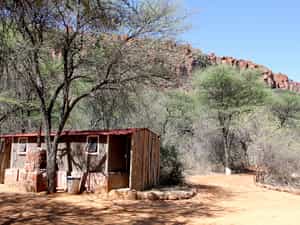Each pitch has its own shower/toilet in the central ablution block, with hot and cold water.