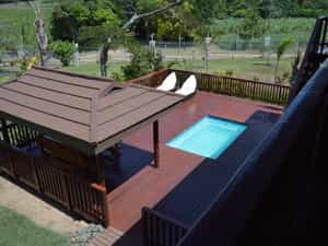 Private splash pool and lapa