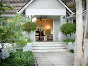 Ballantynes Lodge is situated in the peaceful and safe neighborhood of Ballantynes Park. 