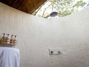 Klipspringer Chalet Outdoor Shower