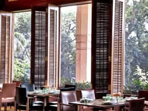Taj Mahal Hotel, Restaurant