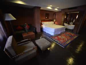 RED DELUXE ROOM