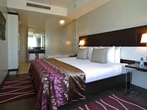 The hotels Executive Suite, has a separate sitting area and bedroom. The room also has a bath tab.
