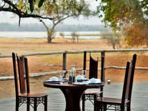 Breakfast or lunch overlooking the river and plain's game