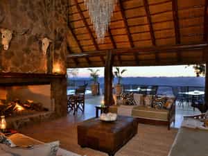 Comfortable lounge and bar, open fronted towards the breathtaking view