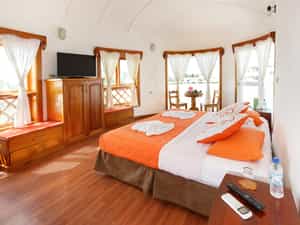 One king size bed