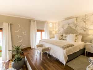 Honeymoon Suite