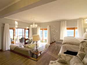 Honeymoon Suite