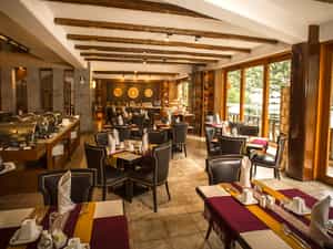 Qunuq Restaurant with panoramic view of the Vilcanota river 