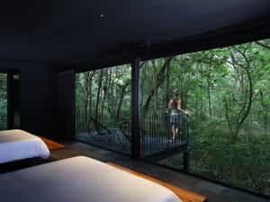 Center Bungalow - Queen bed configuration