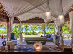 Beachfront Villa - Master Bedroom
