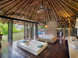 Beachfront Villa - Bathroom