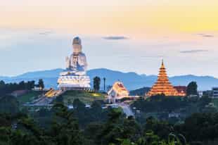 Walk around Chiang Rai at night