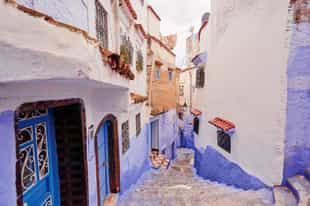 Discover the blue city of Chefchaouen with a guide