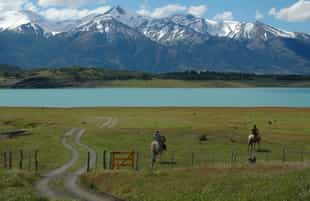 Explore El Calafate on horseback
