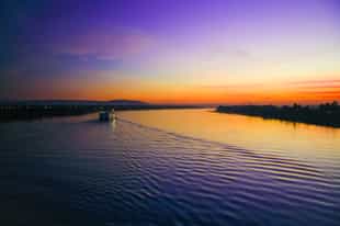 Take a dinner cruise down the Nile