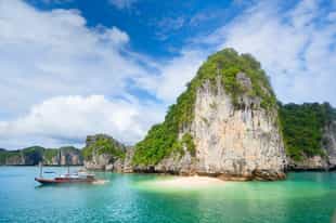  Visit Cat Ba Island in Halong Bay