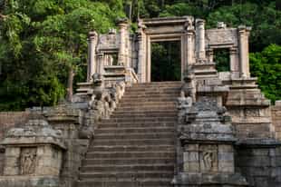 Explore the ancient Yapahuwa Rock Fortress