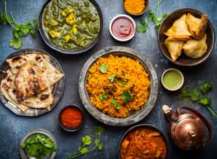 Enjoy local delicacies at Khau Galli in Mumbai