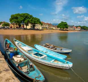 Visit a small fishing village near Príncipe