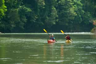 Kayak through the San Blas archipelago