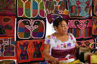 Learn about the culture of the Kuna Yala tribe