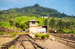 Take a hike to Heeloya, the village 
