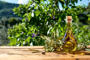 Taste the extra virgin olive oil of Florence